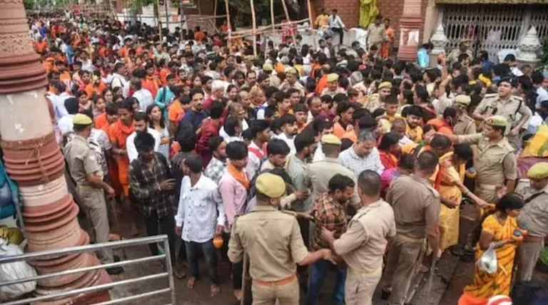Devotees gather at Ausaneshwar temple in Barabanki for Shravan rituals