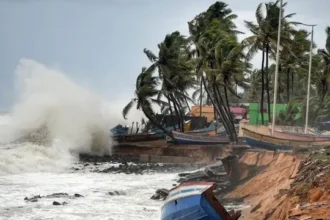 High waves and rough sea conditions during Cyclone Montha along India’s east coast