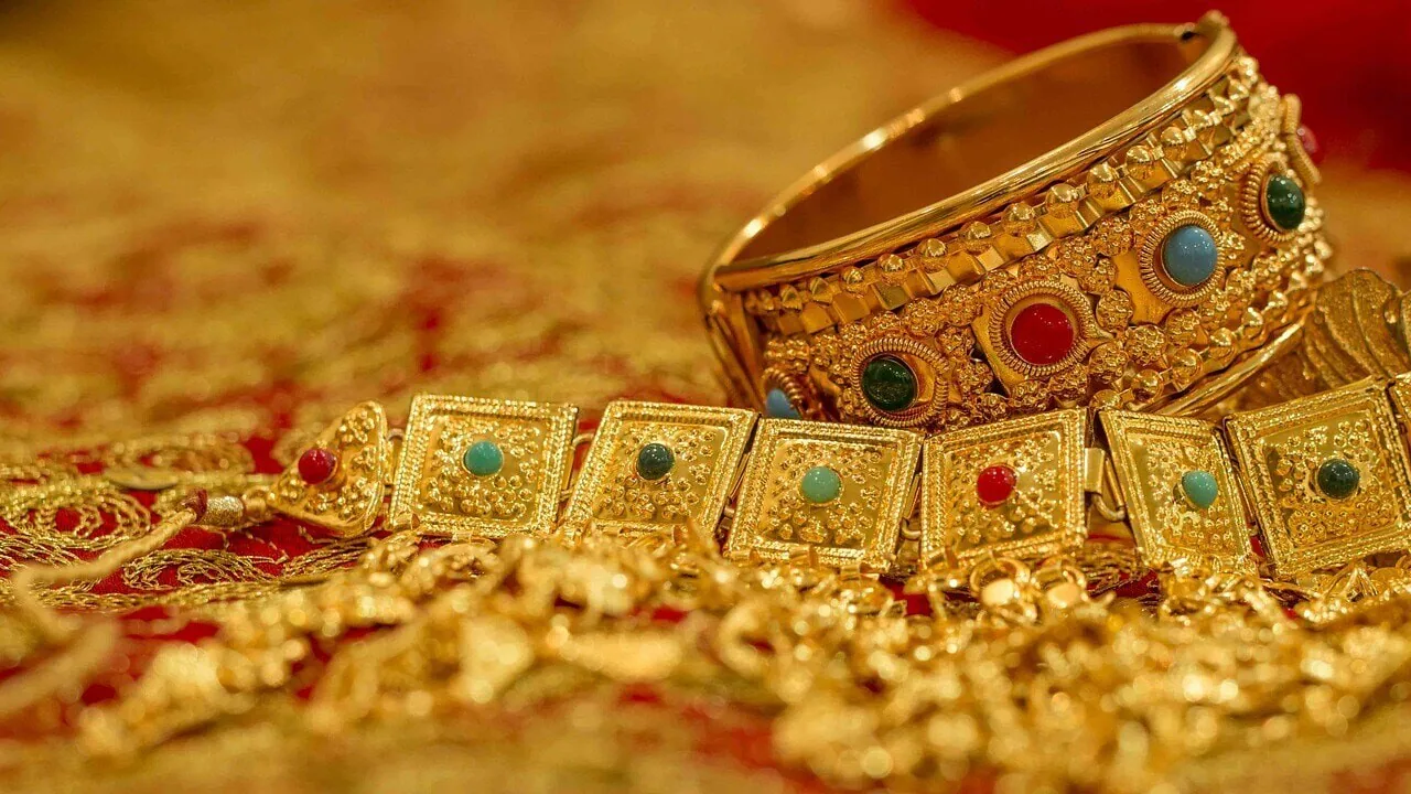 Gold Rate Prediction 2025 — Will Prices Go Up or Down?
