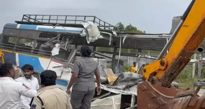 hyderabad-bijapur-highway-crash-telangana-16-dead-chevella-rtc-bus-accident