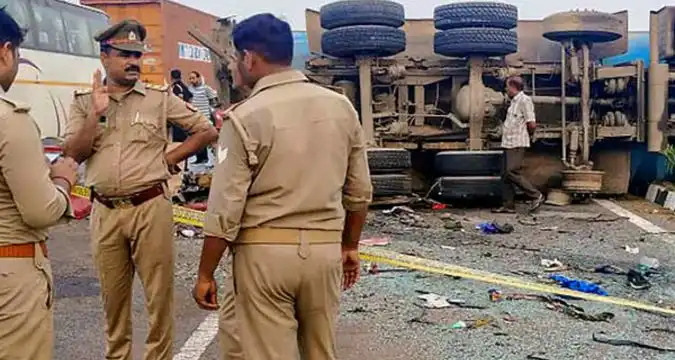 Police rescue teams at Papikonda forest crash location – daily news report