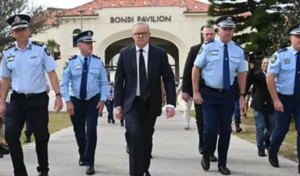 Police security deployment following Bondi Beach terror attack