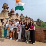 Poor tourism infrastructure near Indian heritage site affecting tourist experience