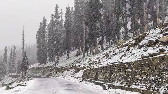 Unexpected snowfall in Himalayan regions during December 2025 winter.