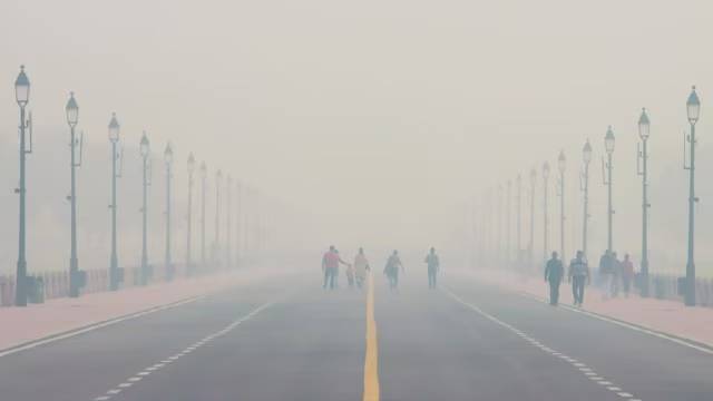 Winter smog and pollution levels rising in Indian cities during December 2025.
