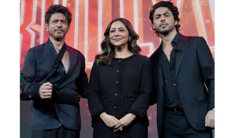 Shah Rukh Khan with son Aryan Khan at an event