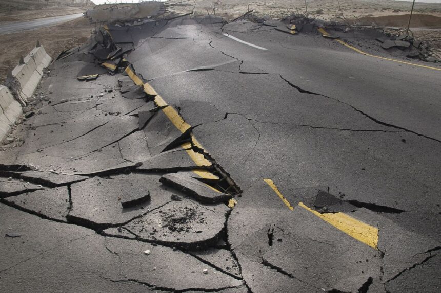 7.5 Magnitude Earthquake Hits Philippines, Alert Lifted